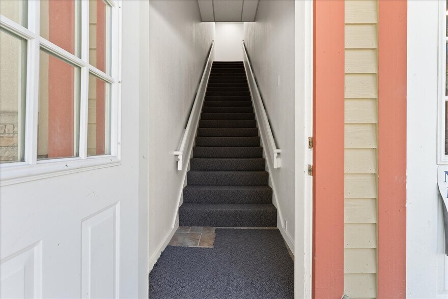 More Photos Of 2052 Prospector Ave, Park City Storefront Retail Office For Lease