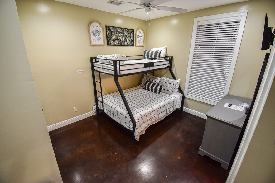 More Photos Of , Tuscaloosa Unknown For Sale