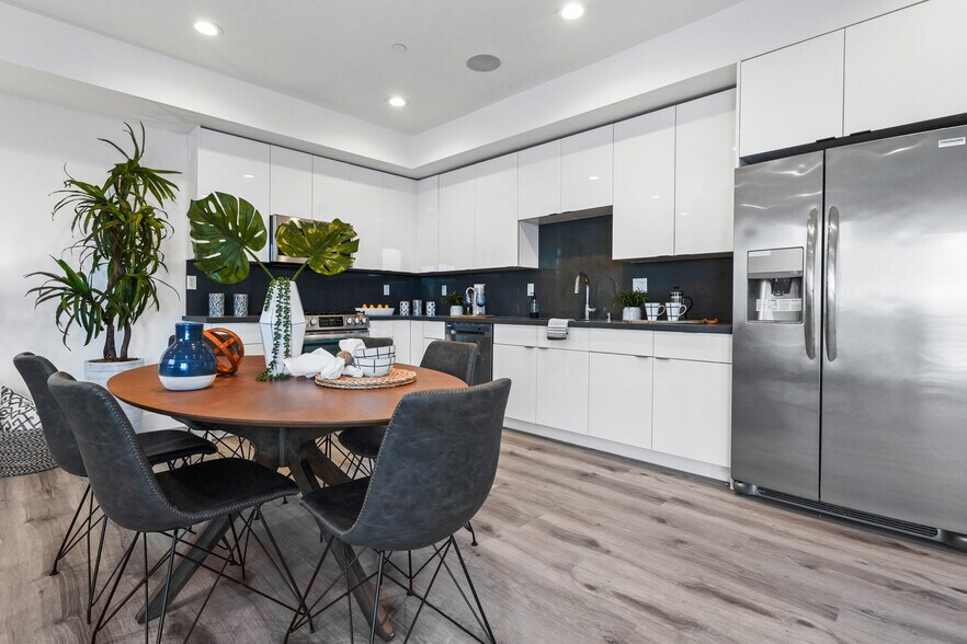 More Photos Of 6056 Craner Ave, North Hollywood Apartments For Sale