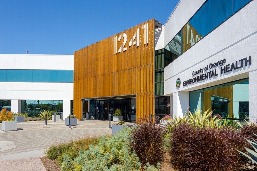 More Photos Of 1221 E Dyer Rd, Santa Ana Unknown For Sale