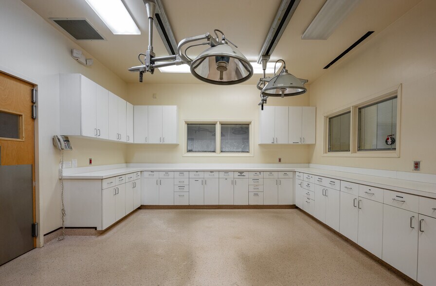 More Photos Of 110 E Carver St, Durham Medical For Lease