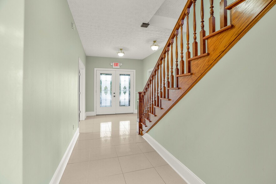 More Photos Of 6245 University Park Dr, Radford Office Residential For Sale