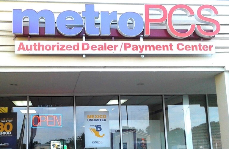 More Photos Of 525-597 W Pioneer Pky, Grand Prairie General Retail For Lease