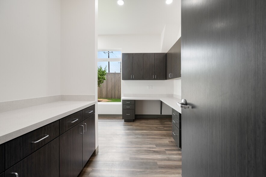 More Photos Of 1360 N Kimball Ave, Southlake Medical For Lease