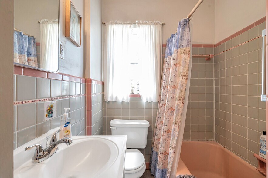More Photos Of 1803 Gulf Blvd, Indian Rocks Beach Hotel For Sale