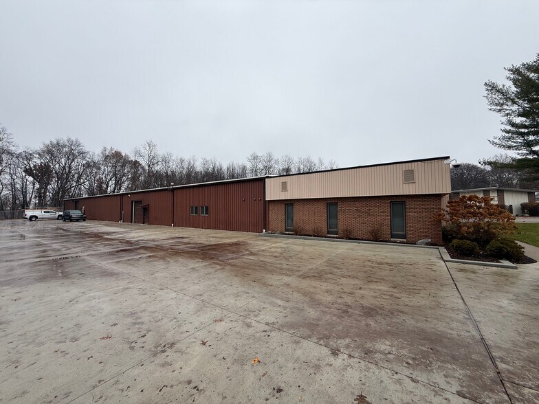 More Photos Of 862 Lenox Ave, Portage Manufacturing For Lease