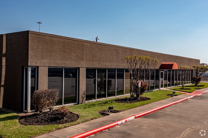 More Photos Of 3737-3743 Red Bluff Rd, Pasadena Office For Lease