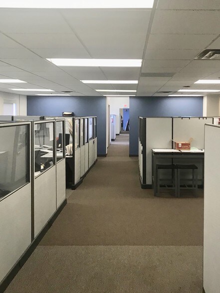 More Photos Of 8 Union Hill Rd, West Conshohocken Warehouse For Sale