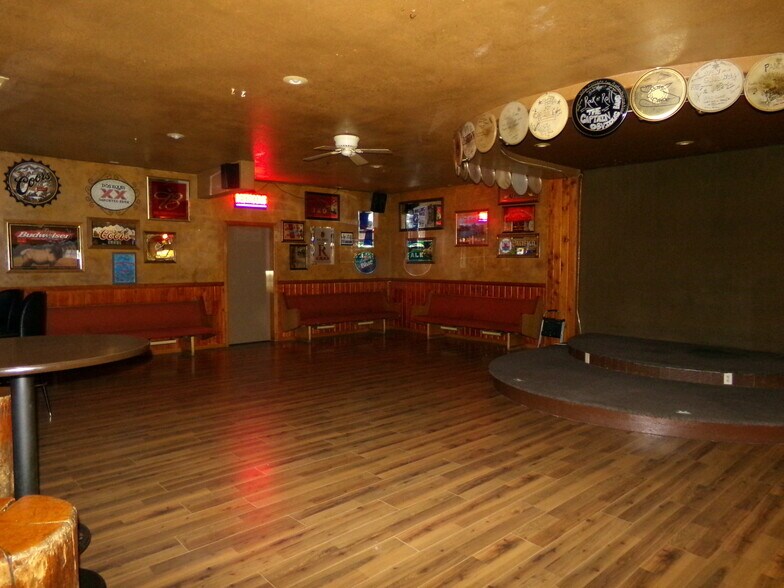 More Photos Of 30 E Pine St, Pinedale Bar For Sale