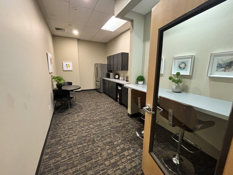 More Photos Of 223 Commercial St NE, Salem Storefront Retail Office For Lease