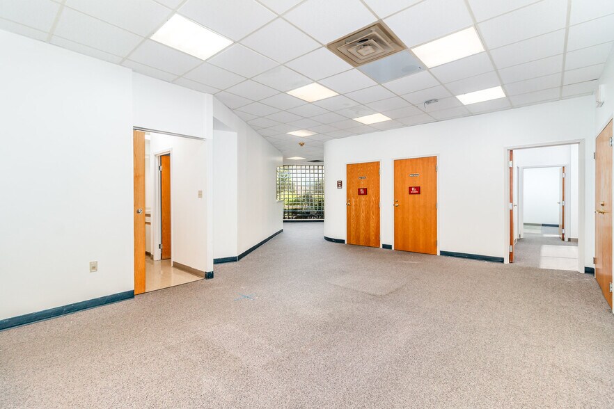 More Photos Of 10196 Springfield Pike, Cincinnati Medical For Sale