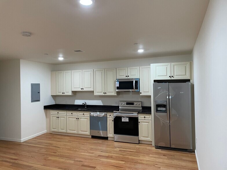More Photos Of 265 Essex St, Lawrence Apartments For Sale
