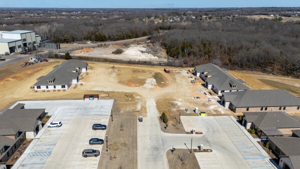 More Photos Of 1124 Colony Dr, Ada Medical For Lease