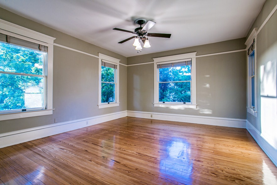 More Photos Of 3403 Knight St, Dallas Office For Lease