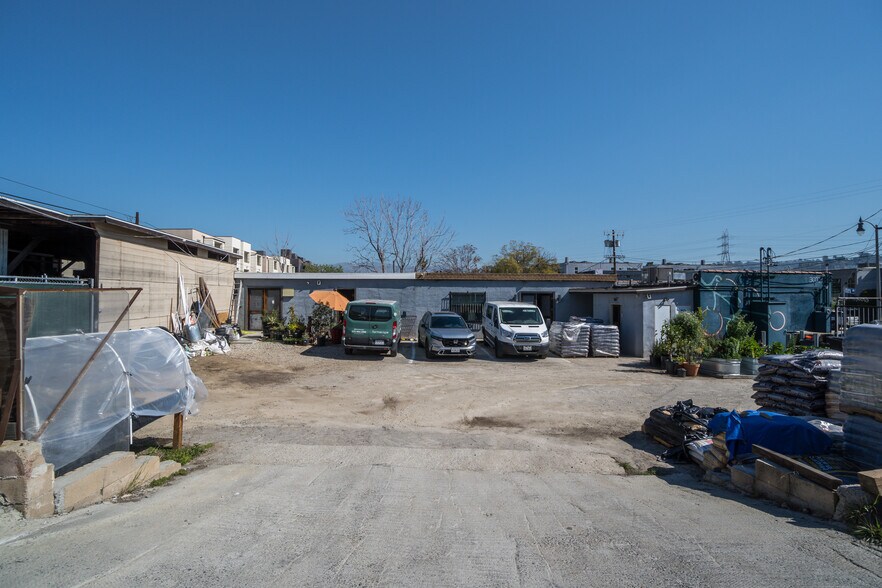 More Photos Of 3001 N North Coolidge Ave, Los Angeles Land For Sale