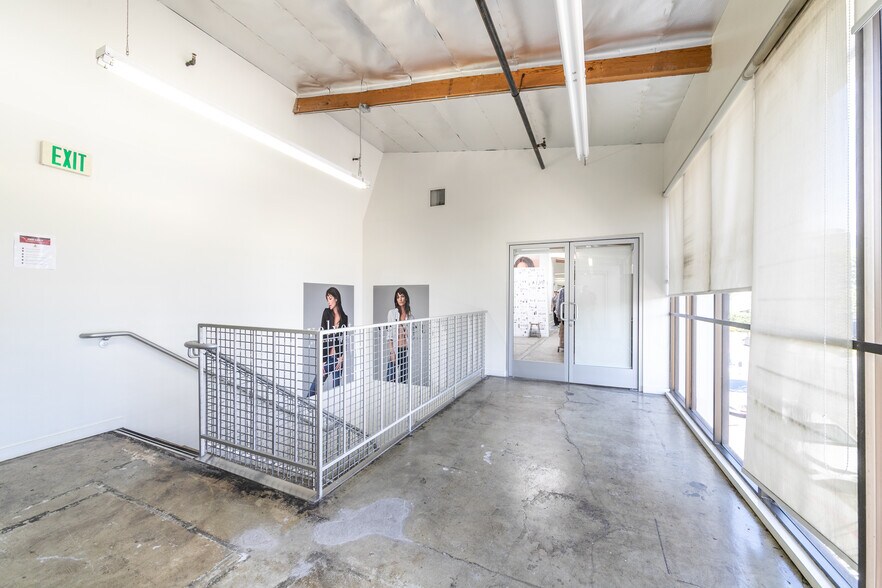 More Photos Of 3961 Landmark St, Culver City Warehouse For Lease