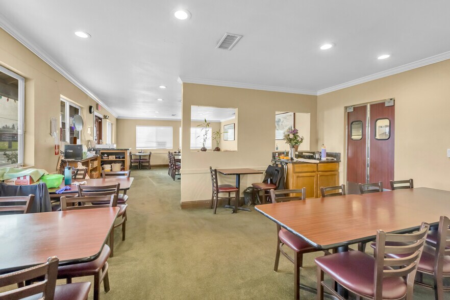 More Photos Of 9010 Grant Line Rd, Elk Grove Bar For Sale