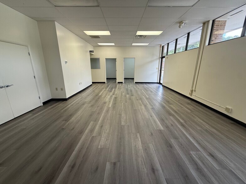 More Photos Of 3150-3160 Magic Hollow Blvd, Virginia Beach Loft Creative Space For Sale