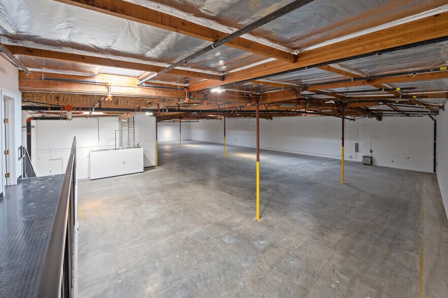 More Photos Of 17230 S Avalon Blvd, Carson Warehouse For Sale