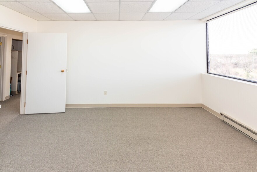 More Photos Of 120 Sister Pierre Dr, Towson Medical For Sale