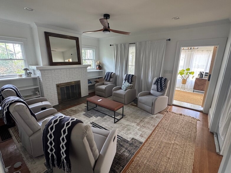 More Photos Of 3082 E Shadowlawn Ave NE, Atlanta Freestanding For Lease