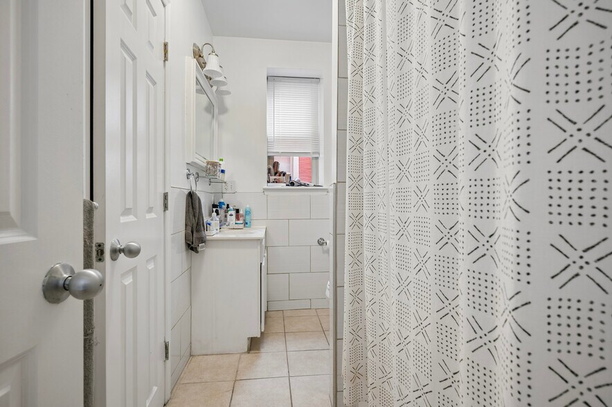 More Photos Of 2-8 S 46th St, Philadelphia Apartments For Sale