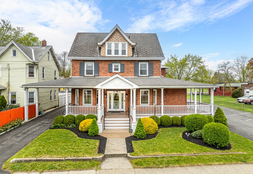 More Photos Of 411 Albany Ave, Kingston Storefront Retail Office For Sale