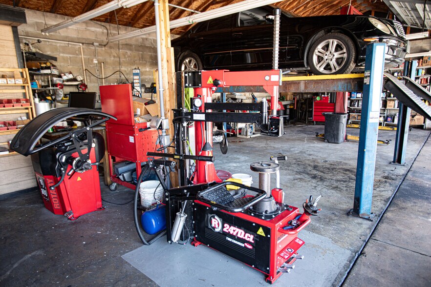 More Photos Of 14825 US Highway 19, Hudson Service For Sale