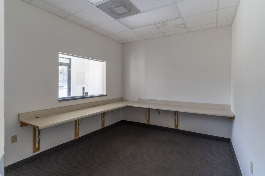 More Photos Of 301 Skyline Dr, Lady Lake Medical For Sale