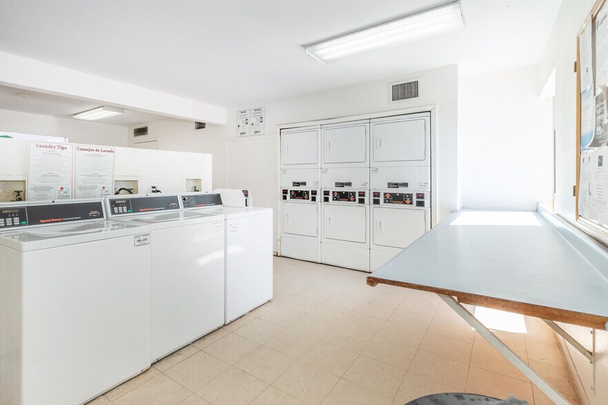 More Photos Of 2929 Rigsby Ave, San Antonio Apartments For Sale