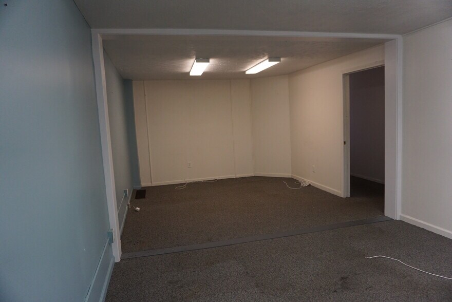 More Photos Of 673-685 E 185th St, Cleveland Storefront Retail Office For Sale