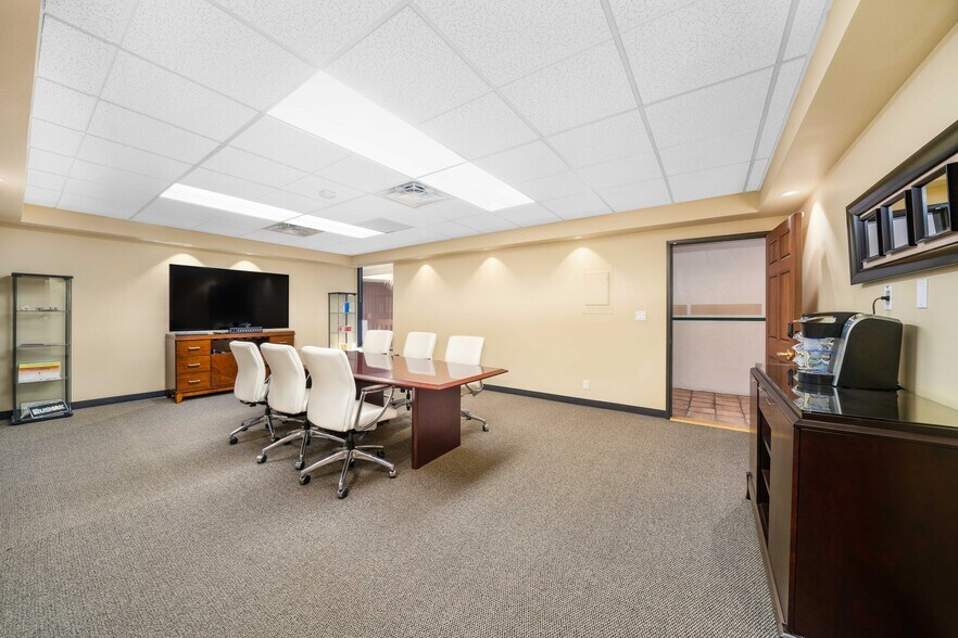 More Photos Of 30423 Canwood St, Agoura Hills Office For Sale