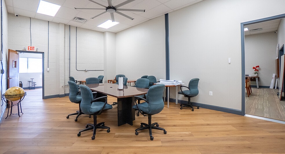 More Photos Of 4400 Pennwood Rd, Brentwood Warehouse For Sale