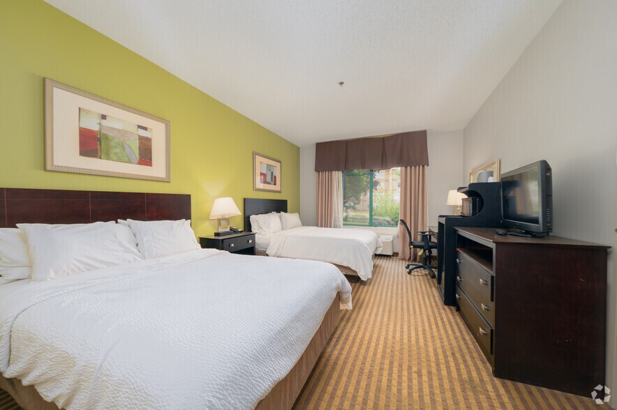 More Photos Of 3630 E Cork St, Kalamazoo Hotel For Sale