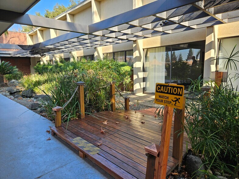 More Photos Of 5731-5933 Stoddard Rd, Modesto Office For Lease