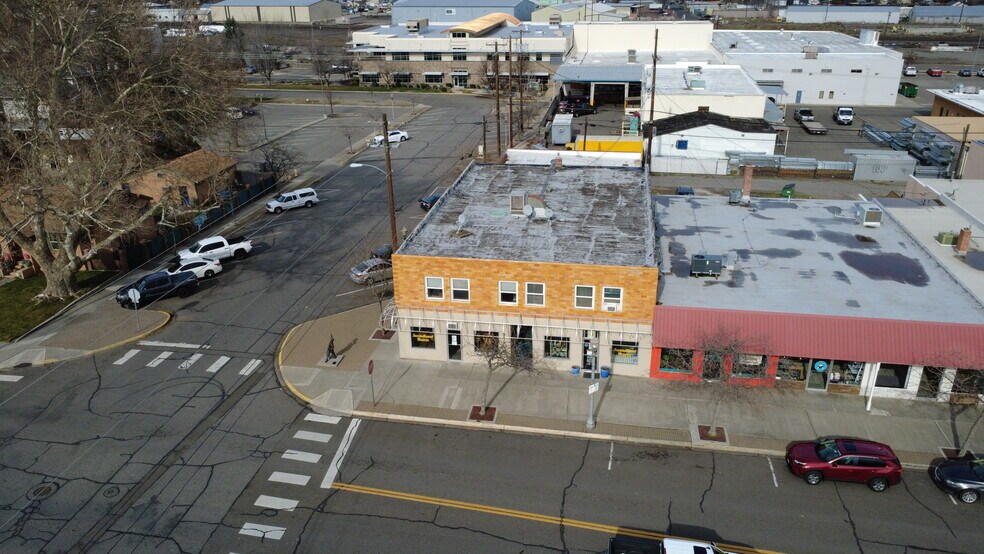 More Photos Of 322-324 W Kennewick Ave, Kennewick Storefront Retail Residential For Sale