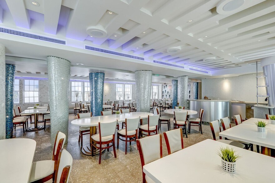 More Photos Of 820 Ocean Dr, Miami Beach Restaurant For Sale