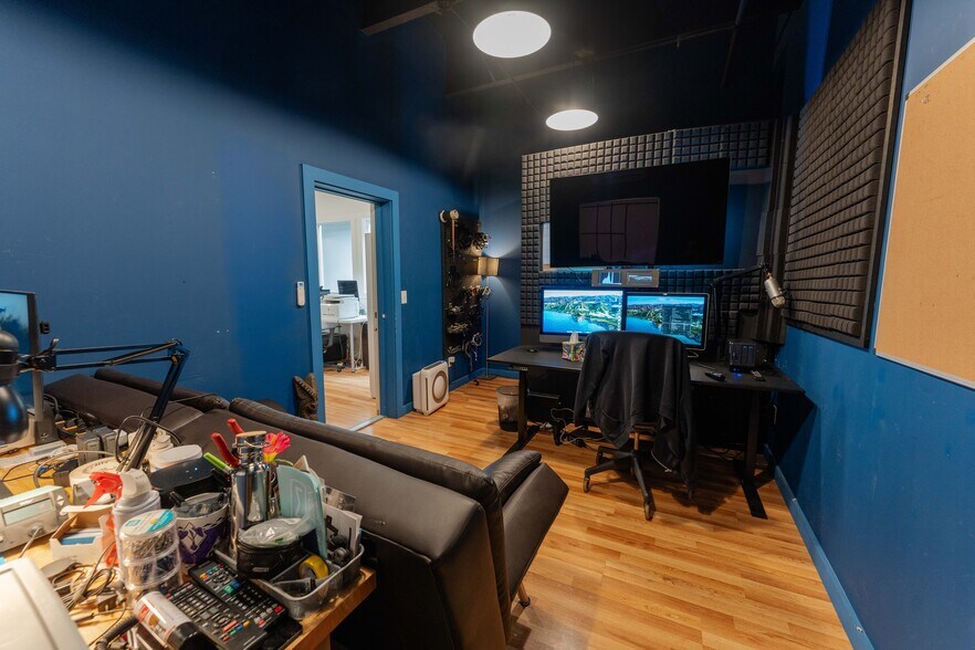 More Photos Of 99-1245 Halawa Valley St, Aiea Warehouse For Sale