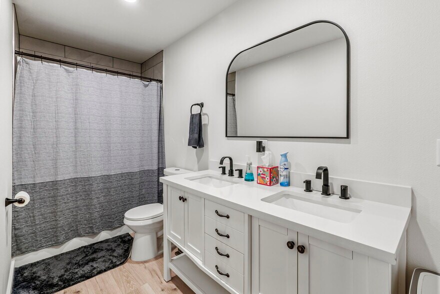 More Photos Of 572 Columbia St, Cathlamet Apartments For Sale