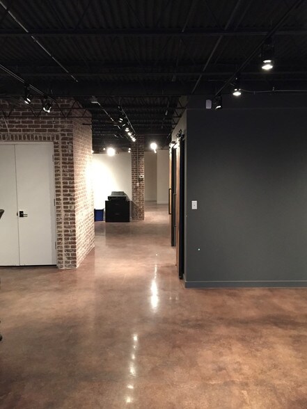 More Photos Of 3141-3149 S Broadway, Englewood Storefront Retail Office For Lease