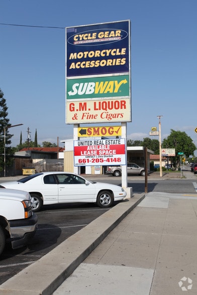 More Photos Of 1921A-1921D 24th St, Bakersfield Unknown For Lease