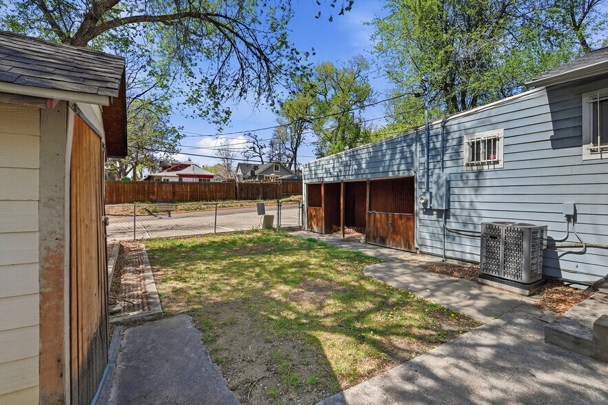 More Photos Of 2553 Sheridan Blvd, Edgewater Storefront Retail Office For Sale