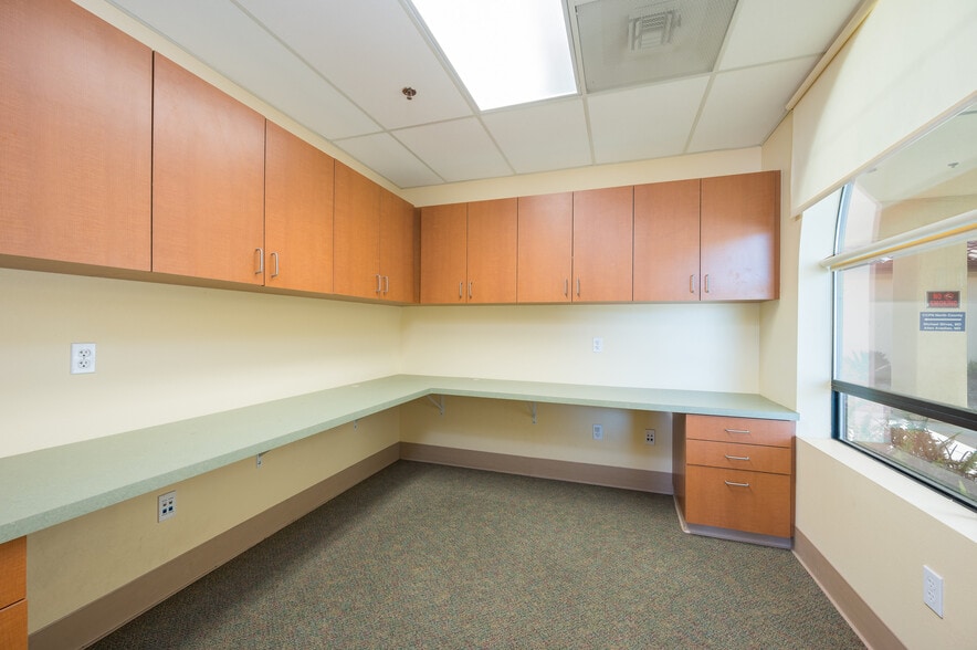 More Photos Of 325 Posada Ln, Templeton Healthcare For Lease