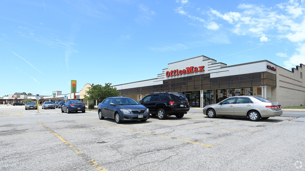 Primary Photo Of 27505-27845 Chardon Rd, Willoughby Hills General Retail For Lease