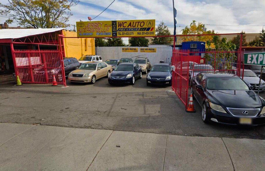 More Photos Of 1040 Garfield Ave, Jersey City General Retail For Sale