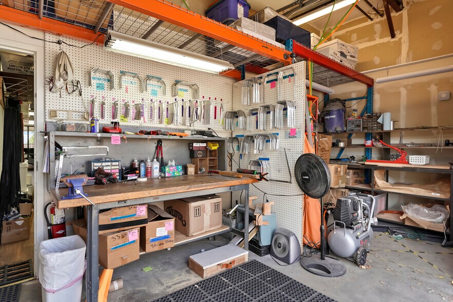 More Photos Of 350-366 Norfolk St, Aurora Light Manufacturing For Sale