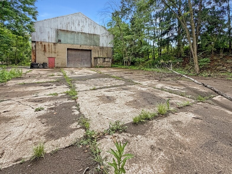 More Photos Of 340 Dunlap Hill Rd, Freedom Industrial For Lease