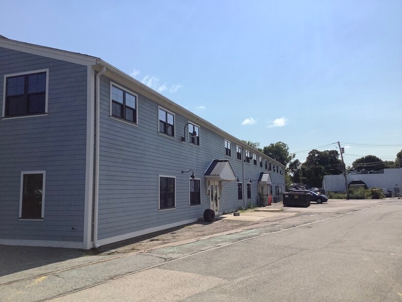 More Photos Of 19 Willow St, Natick Office For Lease