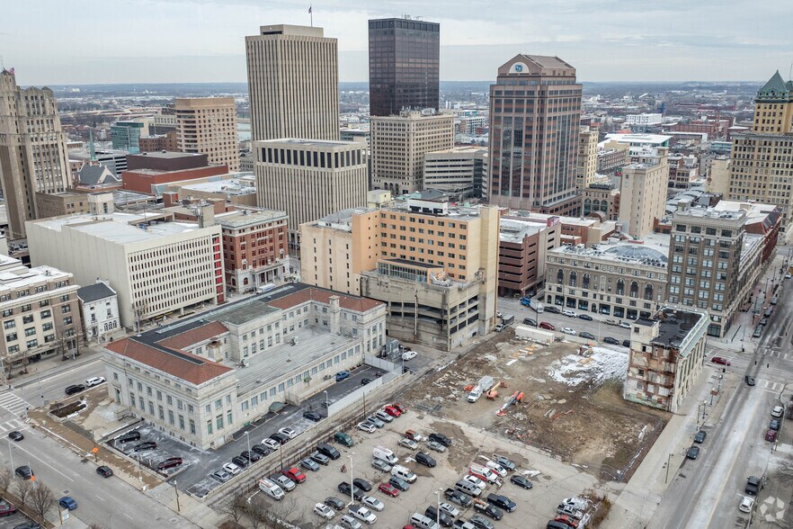More Photos Of 11 S Ludlow St, Dayton Hotel For Sale