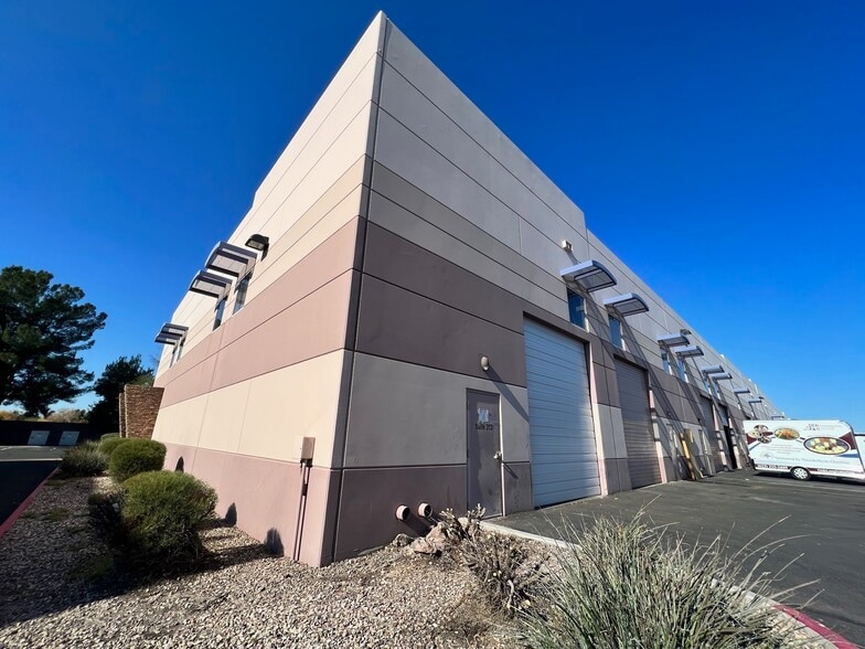 More Photos Of 9299 W Olive Ave, Peoria Warehouse For Lease